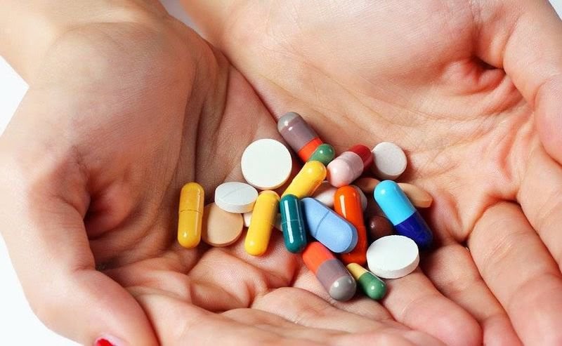 Uống nhiều thuốc khiến người bệnh phải đối mặt với nhiều nguy cơ về tác dụng phụ